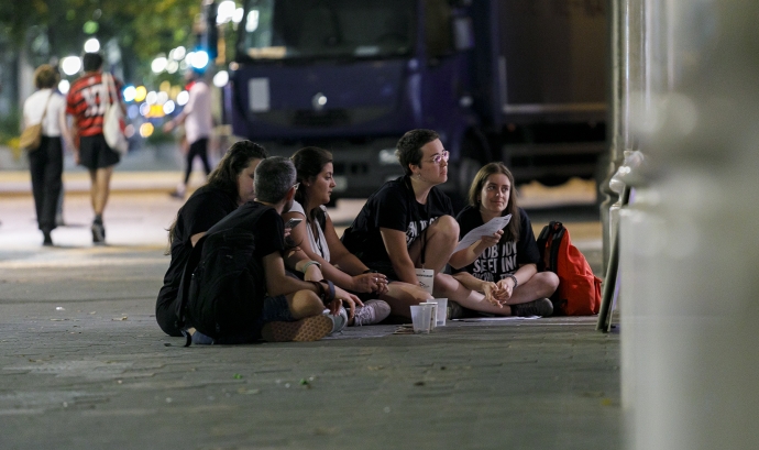 Els recomptes que organitza Arrels Fundació permeten tenir la fotografia de les persones que dormen al carrer una nit concreta a Barcelona. Font: Arrels Fundació