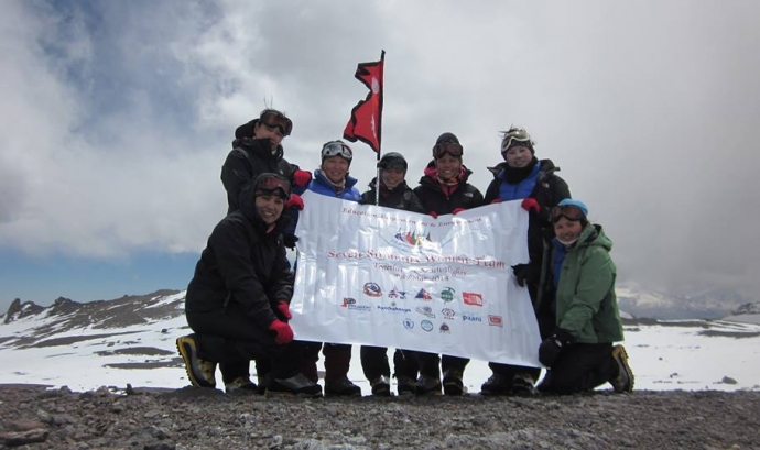 Les set alpinistes de Seven Summits Women Team Font: 