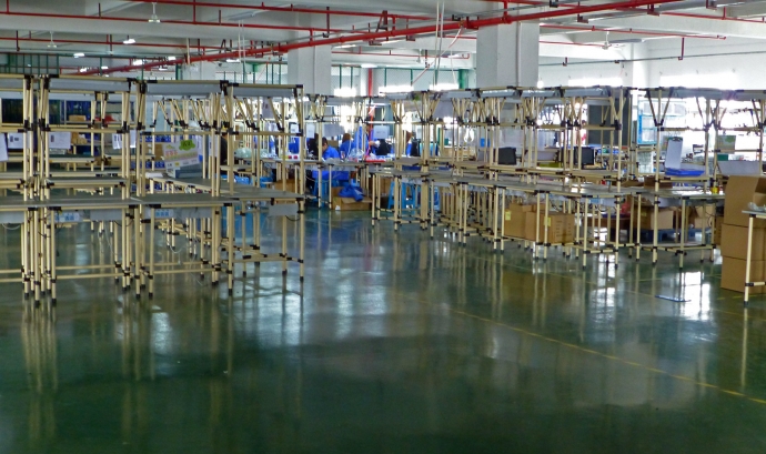 Una fàbrica electrònica a Guangdong, a la Xina. Font: dcmaster (CC BY-NC-SA 2.0)