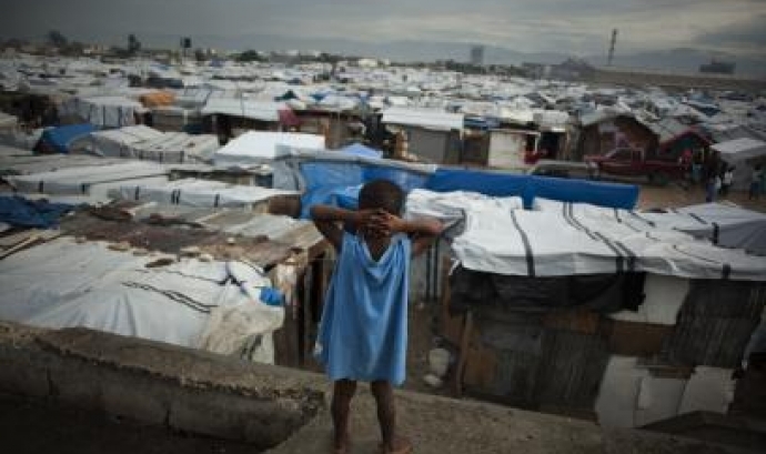 Camp de refugiats a Haití. Font: Obra Social "la Caixa"