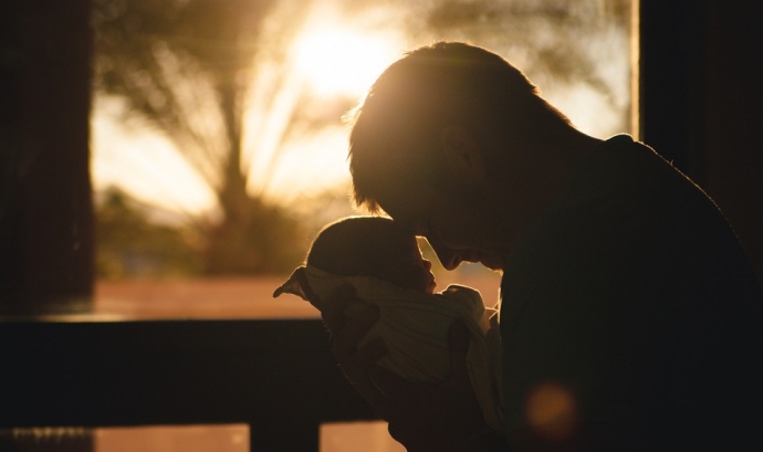El període del permís de paternitat s'ha establert en 5 setmanes  a partir del 5 de juliol.  Font: Pixabay