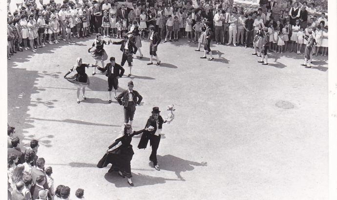 Imatge antiga del Ball del'Almorratxa Font: Viquipèdia