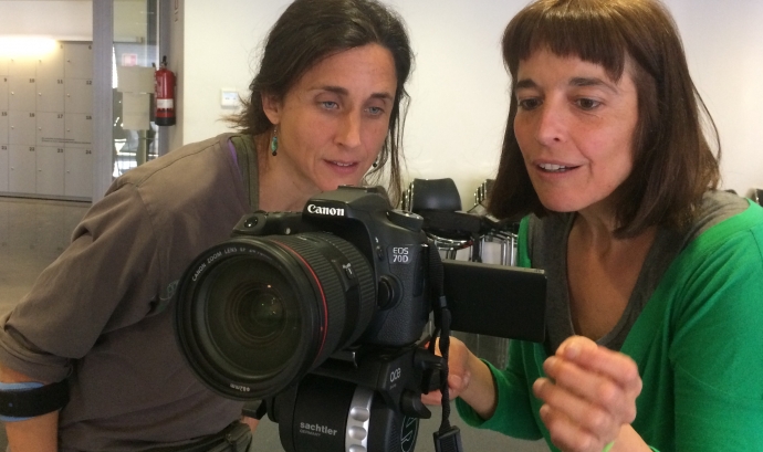Cristina Mora i Norma Nebot, membres de l'associació que considera l'audiovisual una eina de transformació social Font: Fora de Quadre