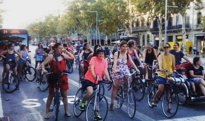 Pedalada a Barcelona Font: Massa crítica Barcelona