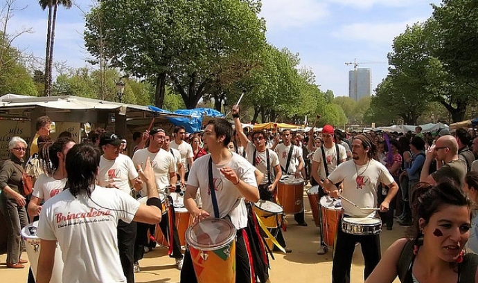 Batucada a la Ciutadella per Sant Jordi 2005 (Foto: Jordi Armengol|Flickr) Font: 