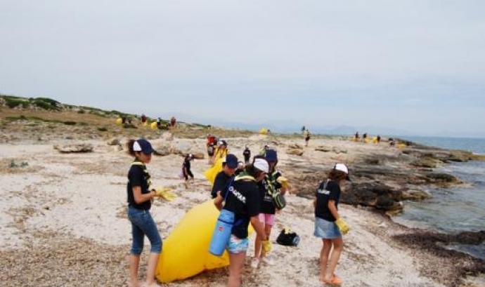 Participants a Clean Up The Med.  Moviment Escolta i Guiatge de Mallorca / Foto: 4vents