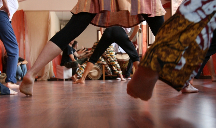 Dansa africana. Font: Centro Culturale Khatawat, Flickr