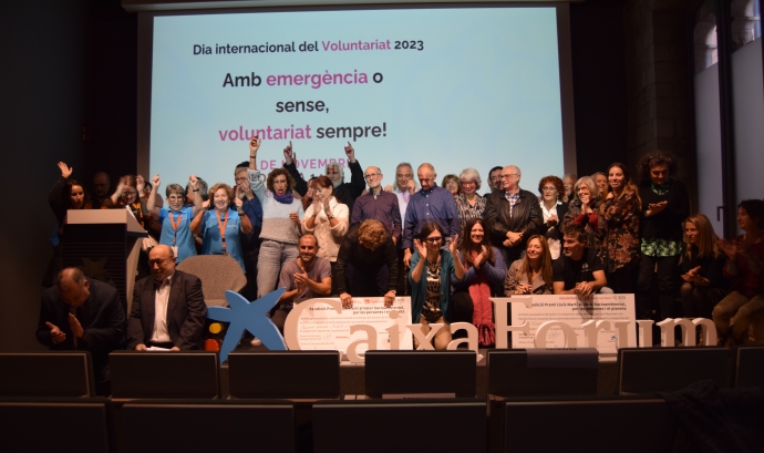 Fotografia del final de l'acte de celebració del Dia Mundial del Voluntariat a Girona el 25 de novembre. Font: FCVS