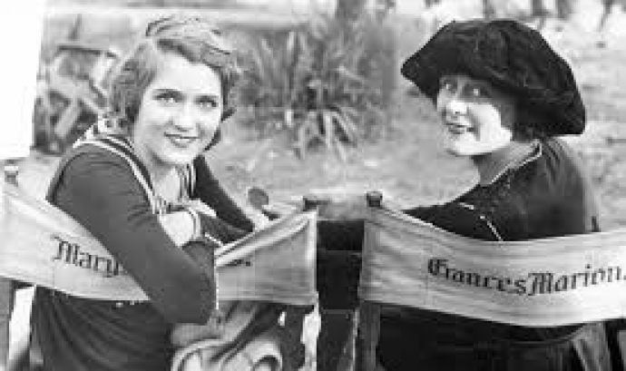Les directores i productores Mary Pickford i Frances Marion.