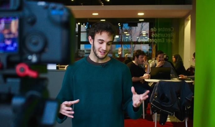 Ignasi Eiriz és el jove creador de la primera 'app' de moda sostenible.  Font: Ethical Time