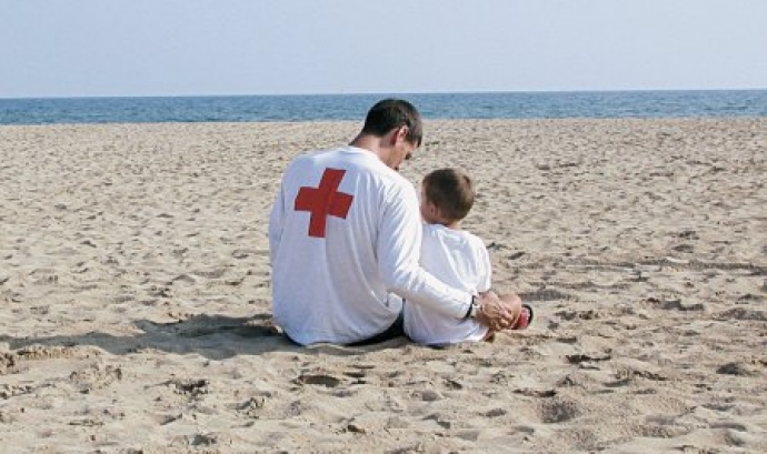 Creu Roja voluntaris - Font: creuroja.org
