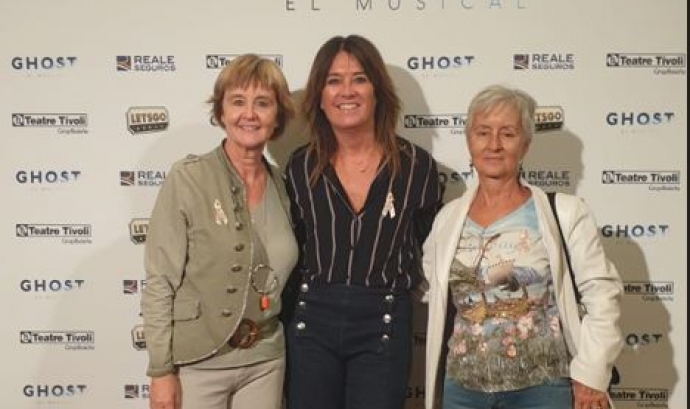 Olga Serrats, al mig, amb Marissa Resta i Maria Jesús Quiroga, tres de les membres de l'Associació Contra el Càncer Vilafant.  Font: Associació Contra el Càncer Vilafant
