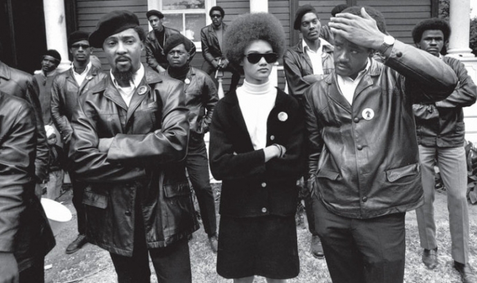 Fotograma "The Black Panthers: Vanguard of the Revolution" Font: 