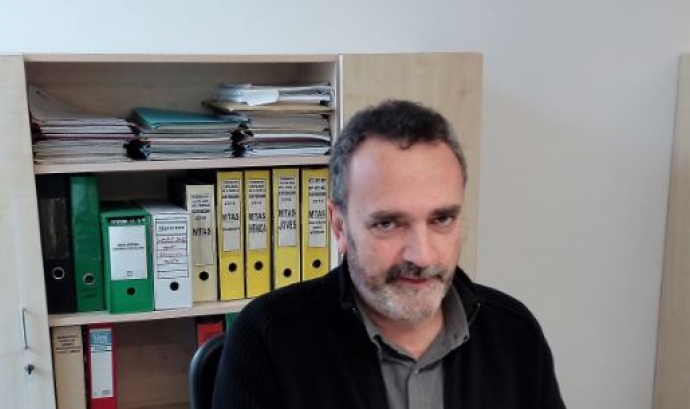 Xavier Planas a les oficines de la Fundació Catalana de l'Esplai. Font: Júlia Hinojo