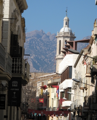 El campanar de Santa Eulàlia i Montserrat des del carrer Gran ( Esparreguera) - Wikimedia Commons