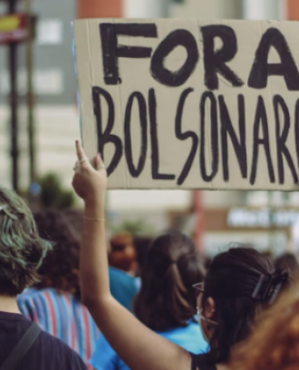 Manifestació en contra dels actes del president del Brasil, Jair Bolsonaro. Font: Llicència CC Unsplash