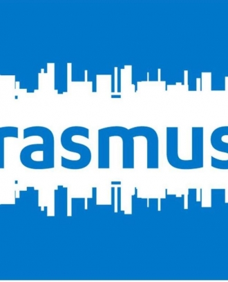 Erasmus+ permet als i les joves participar en pràctiques a l'estranger. Font: CJE