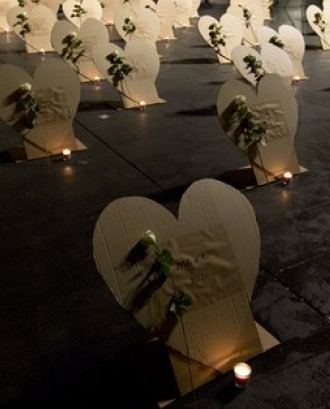 L'acte recorda les persones que han mort aquest any a Barcelona a causa de viure al carrer. Font: Arrels Fundació