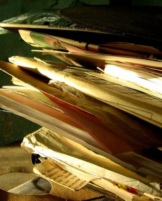 Papers desordenats_cyph3r_Flickr
