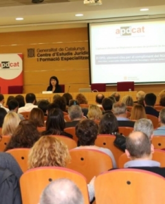 Joana Marí, responsable d’avaluació i estudis tecnològics de l’APDCAT, és una de les ponents de la jornada. Font: APDCAT