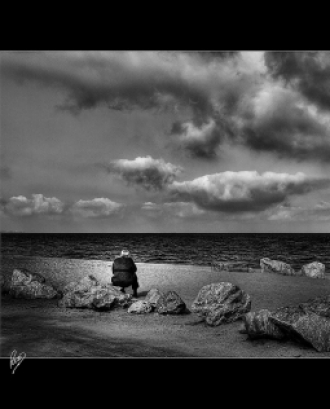 Dona davant del mar. Recordar_Paco CT_Flickr