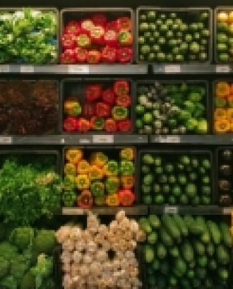 Prestatge de supermercat ple de verdures. Font: Nrd