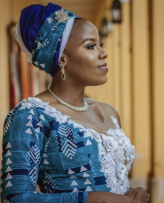 Una dona amb descendència africana en representació a l'obra de teatre 'Títuba. Bruixa, Negra i Ramera'