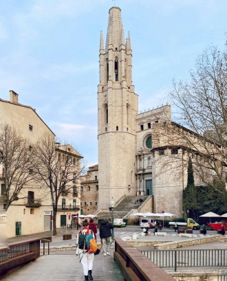 Catedral de Girona i barri vell. Font: Pexels - Santiago Boada