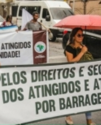 Fragment del cartell Trobada 'La lluita pel dret a l'energia al Brasil'